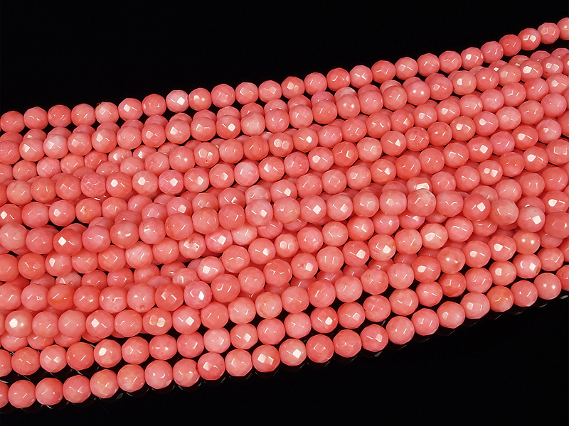 Граненые бусины розового коралла (тонированы). Диаметр отверстия 0.6 мм. Размеры, вес, длина и количество бусин на нити указаны примерно.&nbsp;
