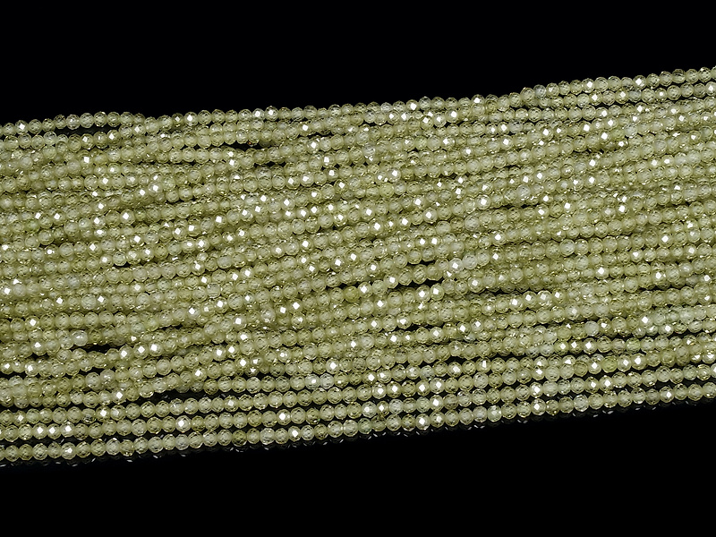 Граненые бусины зеленые фианиты. Диаметр отверстия 0.6 мм. Размеры, вес, длина и количество бусин на нити указаны примерно.
