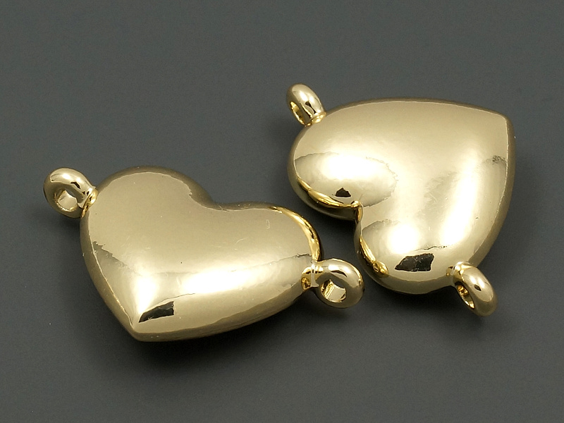 Коннектор "Сердце" для создания бижутерии (украшений). Покрытие - золото 14К. Диаметр отверстий - 1.6 мм, замкнуты.  Цена указана за шт.
