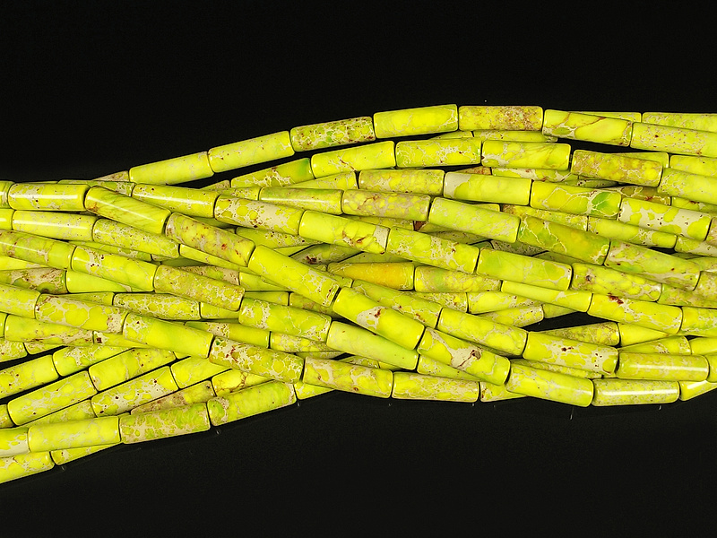 Бусины трубочки оливкового варисцита (тонированы, имитация). Диаметр отверстия 1 мм. Размеры, вес, длина и количество бусин на нити указаны примерно.
