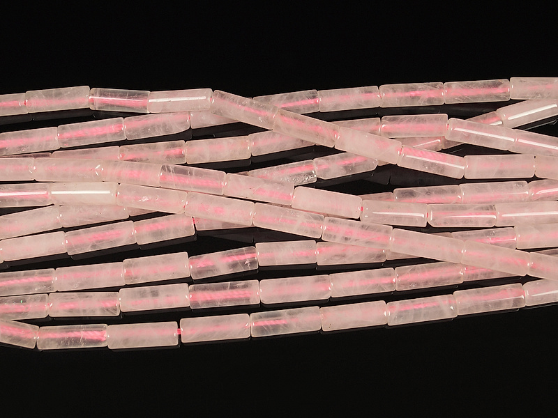 Бусины трубочки розового кварца. Диаметр отверстия 0.8 мм. Размеры, вес, длина и количество бусин на нити указаны примерно.

