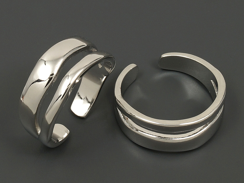Основа для кольца для создания бижутерии (украшений). Покрытие - родий. Размер кольца варьируется от 16.5 до 17.5 мм. Цена указана за 1 штуку.
