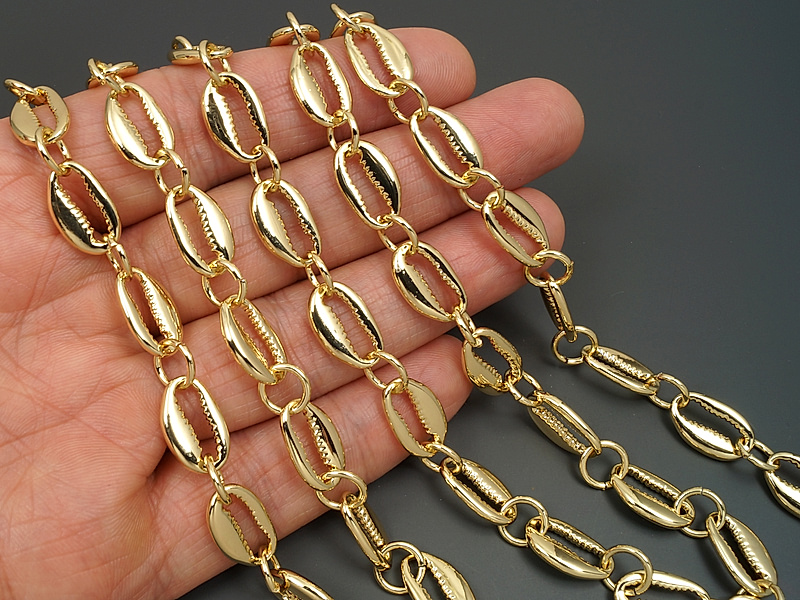 Ювелирная цепочка с глидерным плетением для создания бижутерии (украшений). Покрытие - золото 14К. Размер звеньев - 15x9x2.5 и 8.5x1.3 мм, одно не замкнуто. Цена указана за 20 см. При покупке от 2 мерок, вы получаете 40, 60 и другие отрезки, кратные 20 см, одним отрезком.
