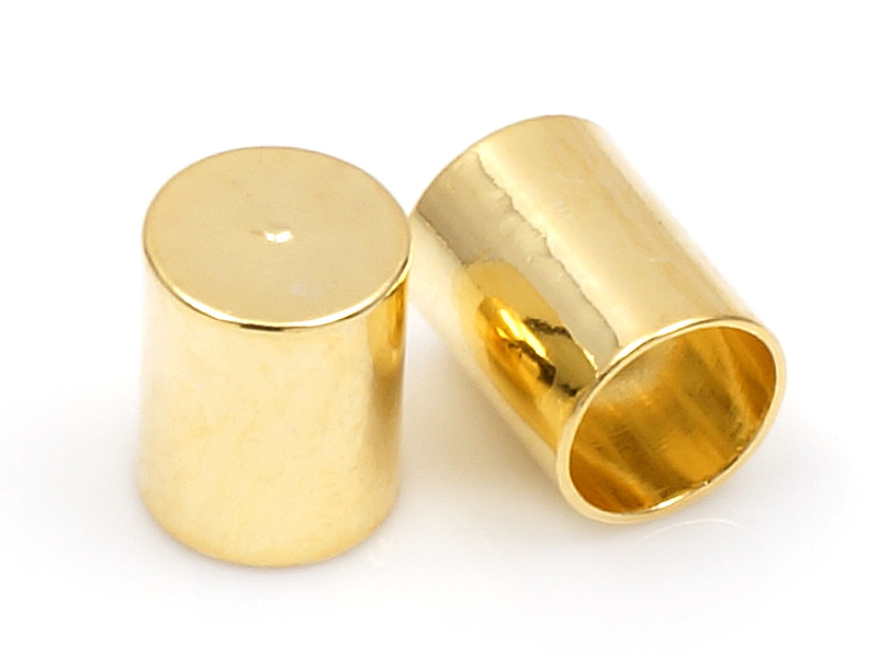 Концевик для шнура для создания бижутерии (украшений). Покрытие - золото 14К. Диаметр отверстия - 3.7 мм. Цена указана за упаковку.
