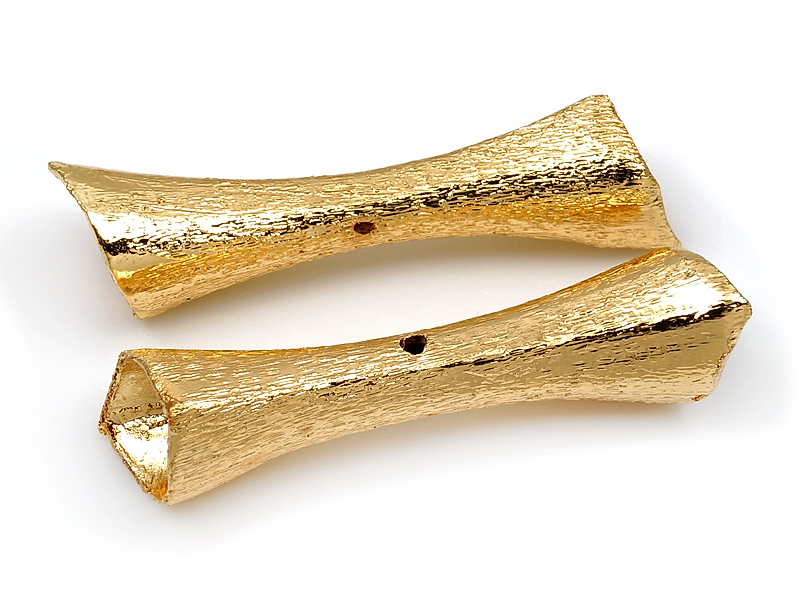 Бусина трубочка для создания бижутерии (украшений). Покрытие - золото 14К. Диаметр отверстия - 1.5 мм. Внутренний диаметр трубочки - 2.5 мм. Цена указана за штуку.
