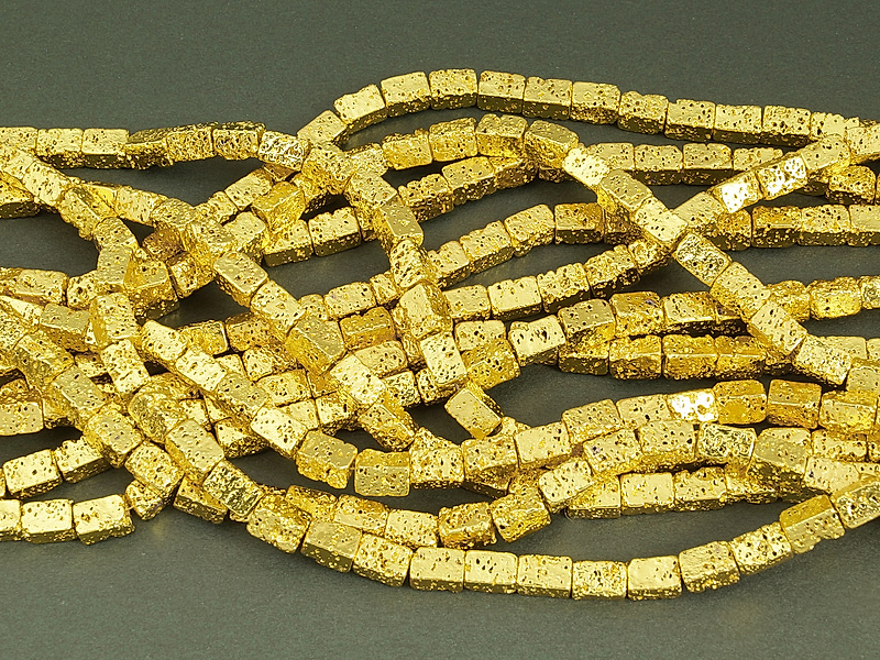 Бусины прямоугольные трубочки металлизированной вулканической лавы золото. Диаметр отверстия 1 мм. Размеры, вес, длина и количество бусин на нити указаны примерно.&nbsp;
