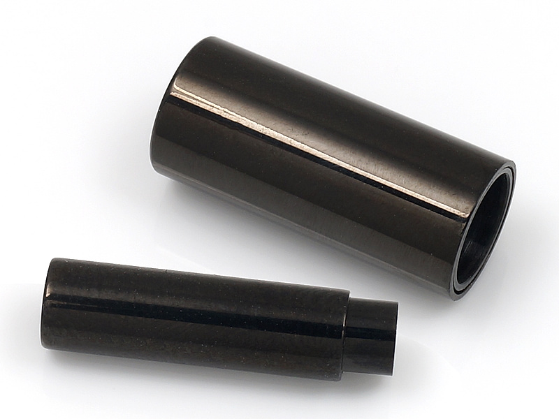 Магнитный замок трубочка черный для шнура (ленты, тесьмы) для создания бижутерии (украшений). Диаметр отверстий - 6 мм. Металл - нержавеющая сталь, покрытие - гальваническое. Для шнура сечением 6 мм. Цена указана за штуку.
