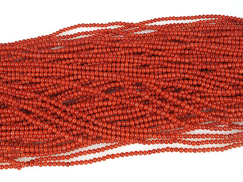 Бусины красного коралла