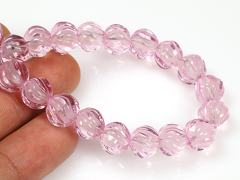 Стеклянные бусины цветы лэмпворк (lampwork) "Белый ландыш" для создания украшений (бижутерии). Диаметр отверстия 1.5 мм. Размеры и вес усреднены. Точнее замеряем по требованию.

На бусинах с уценкой мелкие выемки.
 | Интернет-магазин товаров для рукоделия