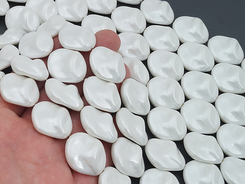 Бусины барочного жемчуга майорка мятый овал белый