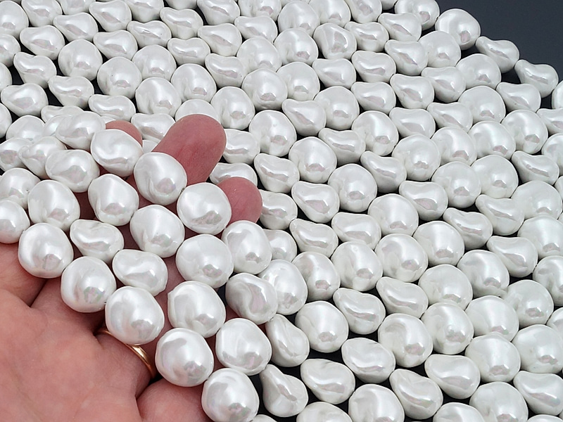 Маленькие бусины жемчуга касуми Майорка белый