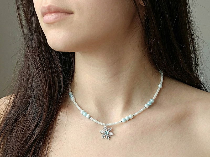 Набор материалов "Зимний чокер с голубой снежинкой"