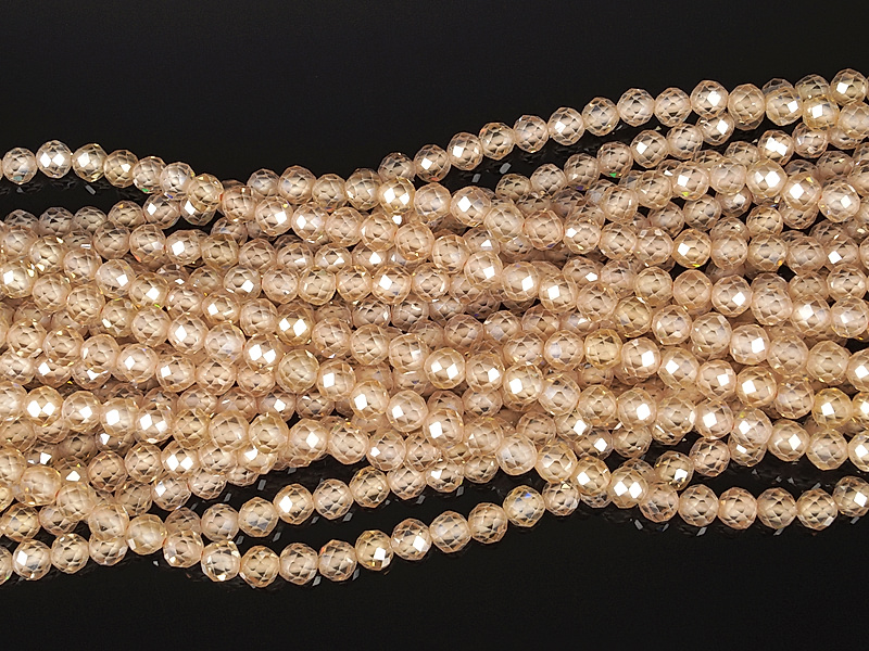 Граненые бусины бледно - розовые фианиты (цирконы)