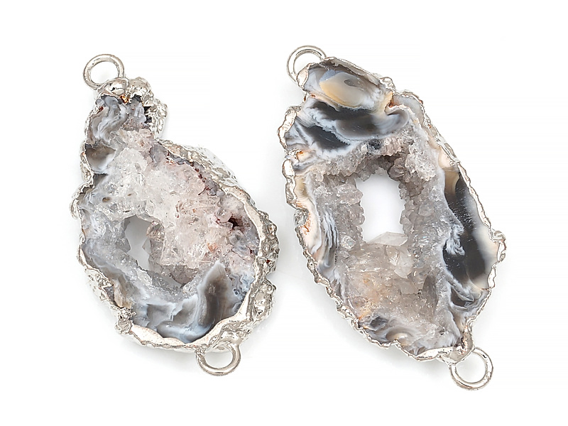 Пара коннекторов срезов жеод морозного агата в оправе цвета "серебро" . Подвес - 2 мм. Размеры и вес усреднены. Мелкие выемки. | Интернет-магазин товаров для рукоделия