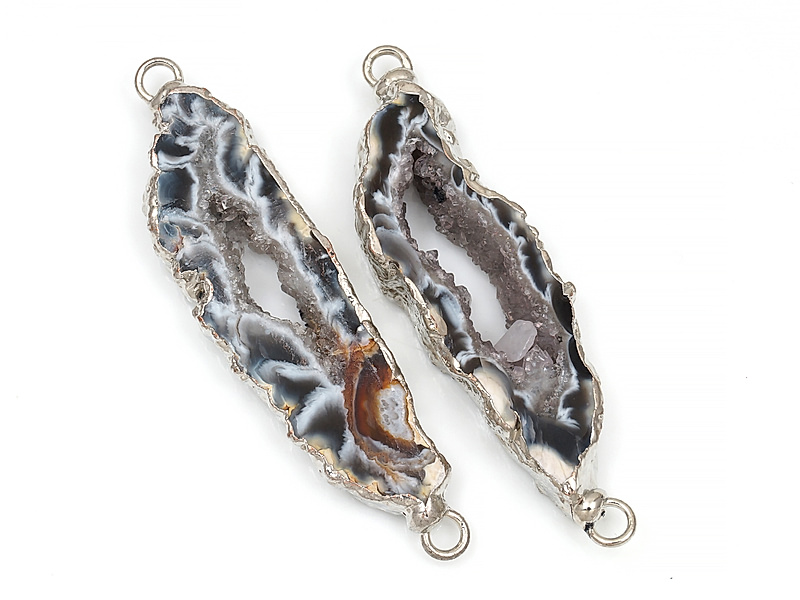Пара коннекторов срезов жеод морозного агата в оправе цвета "серебро" . Подвес - 2 мм. Размеры и вес усреднены. Мелкие выемки. | Интернет-магазин товаров для рукоделия