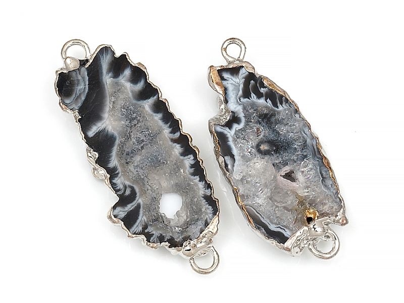 Пара коннекторов срезов жеод морозного агата в оправе цвета "серебро" . Подвес - 2 мм. Размеры и вес усреднены. Мелкие выемки. | Интернет-магазин товаров для рукоделия