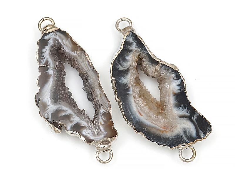 Пара коннекторов срезов жеод морозного агата в оправе цвета "серебро" . Подвес - 2 мм. Размеры и вес усреднены. Мелкие выемки. | Интернет-магазин товаров для рукоделия