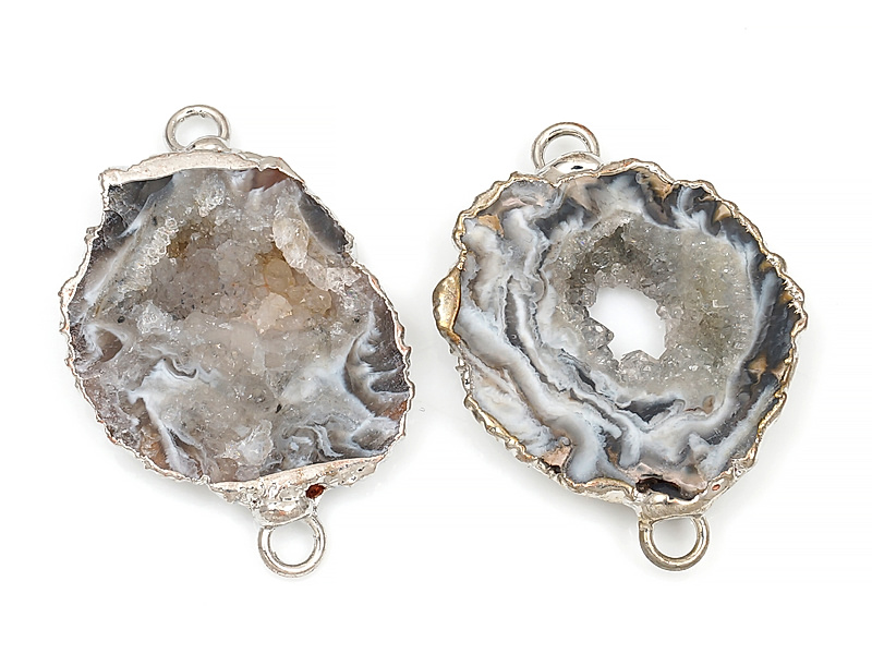 Пара коннекторов срезов жеод морозного агата в оправе цвета "серебро" . Подвес - 2 мм. Размеры и вес усреднены. Мелкие выемки. | Интернет-магазин товаров для рукоделия