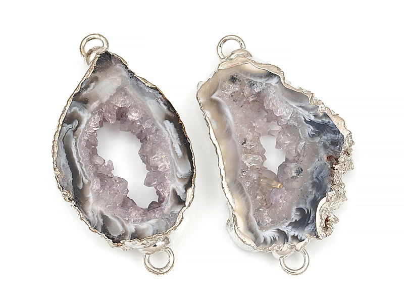 Пара коннекторов срезов жеод морозного агата в оправе цвета "серебро" . Подвес - 2 мм. Размеры и вес усреднены. Мелкие выемки. | Интернет-магазин товаров для рукоделия