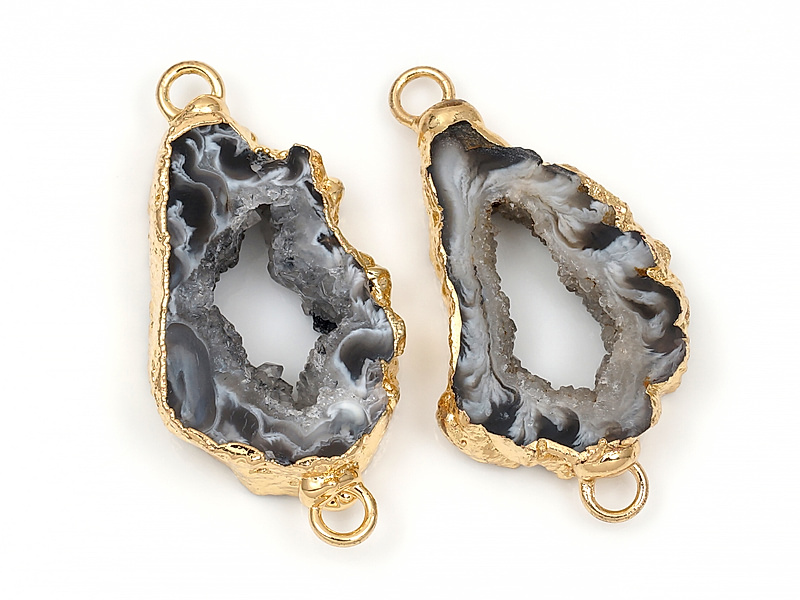 Коннектор среза жеод морозного агата в оправе цвета "золото". Подвес - 2 мм. Размеры и вес усреднены. Мелкие выемки.