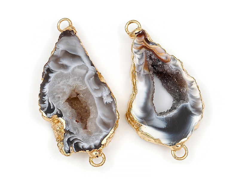 Коннектор среза жеод морозного агата в оправе цвета "золото". Подвес - 2 мм. Размеры и вес усреднены. Мелкие выемки.