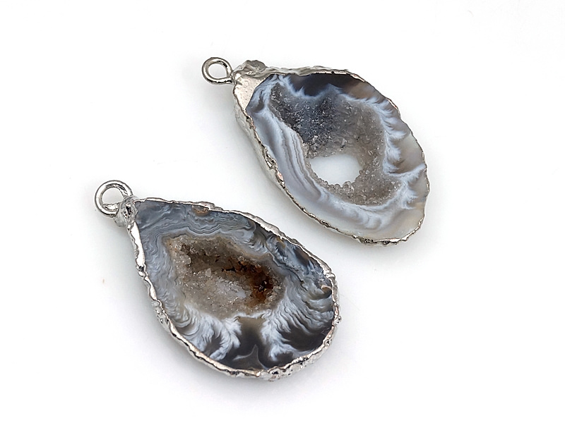 Пара подвесок срезов жеод морозного агата
