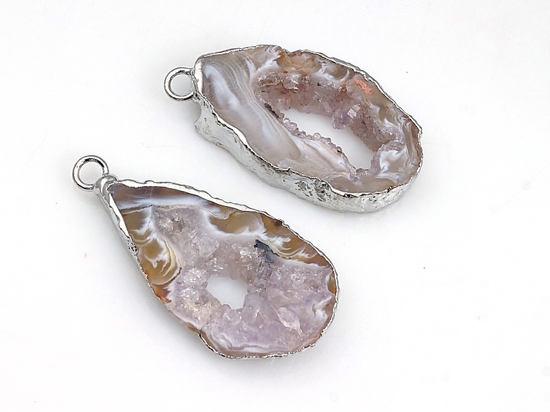 Пара подвесок срезов жеод морозного агата