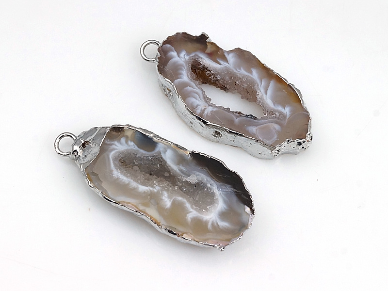 Пара подвесок срезов жеод морозного агата