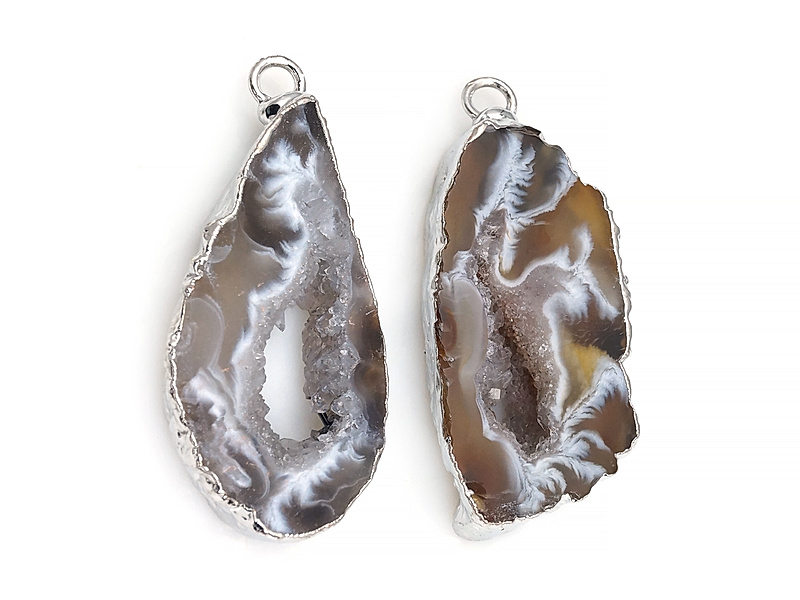 Пара подвесок срезов жеод морозного агата в оправе цвета "серебро". Месторождение - Бразилия. Подвес - 2 мм. Размеры и вес усреднены. Мелкие выемки. | Интернет-магазин товаров для рукоделия