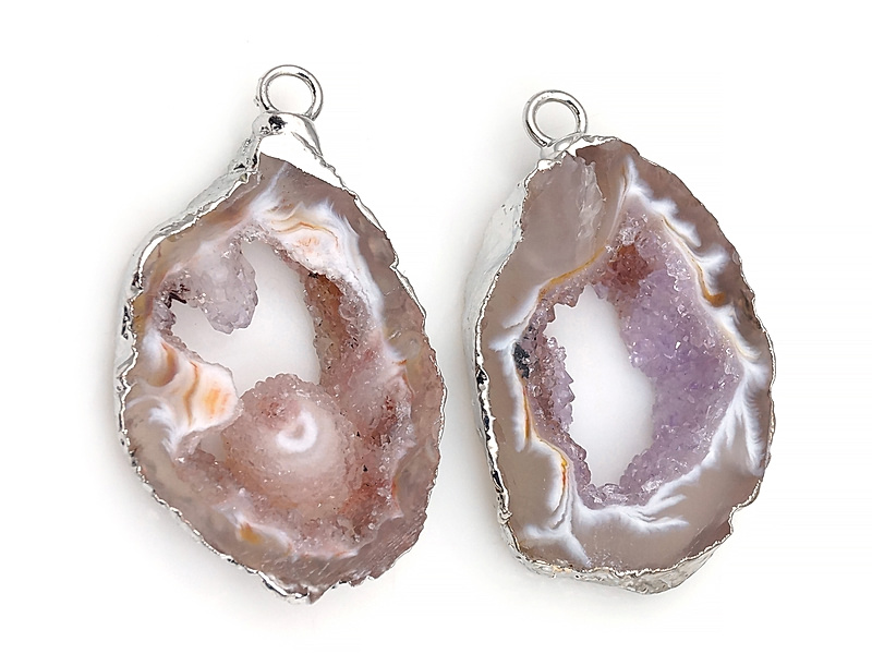 Пара подвесок срезов жеод морозного агата в оправе цвета "серебро". Месторождение - Бразилия. Подвес - 2 мм. Размеры и вес усреднены. Мелкие выемки. | Интернет-магазин товаров для рукоделия