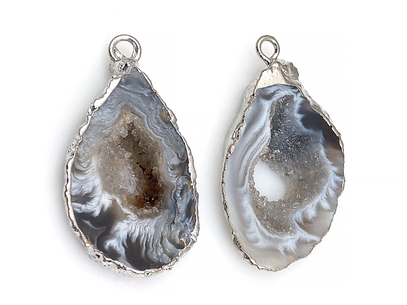 Пара подвесок срезов жеод морозного агата в оправе цвета "серебро". Месторождение - Бразилия. Подвес - 2 мм. Размеры и вес усреднены. Мелкие выемки.
 | Интернет-магазин товаров для рукоделия