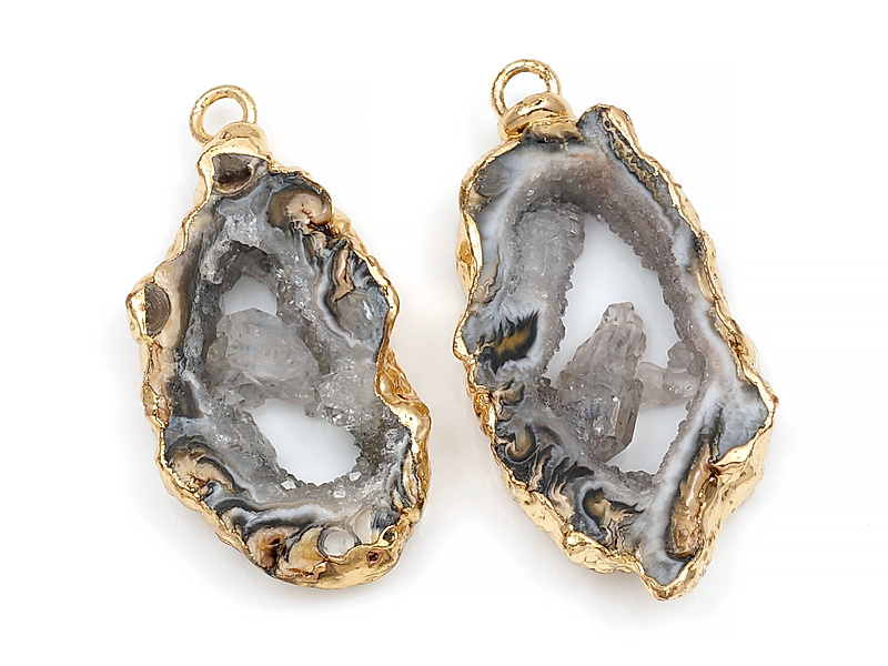 Пара подвесок срезов жеод морозного агата в оправе цвета "золото". Месторождение - Бразилия. Подвес - 2 мм. Размеры и вес усреднены. Мелкие выемки.
 | Интернет-магазин товаров для рукоделия