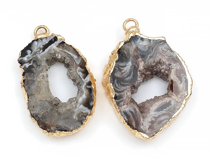 Пара подвесок срезов жеод морозного агата в оправе цвета "золото". Месторождение - Бразилия. Подвес - 2 мм. Размеры и вес усреднены. Мелкие выемки.
 | Интернет-магазин товаров для рукоделия