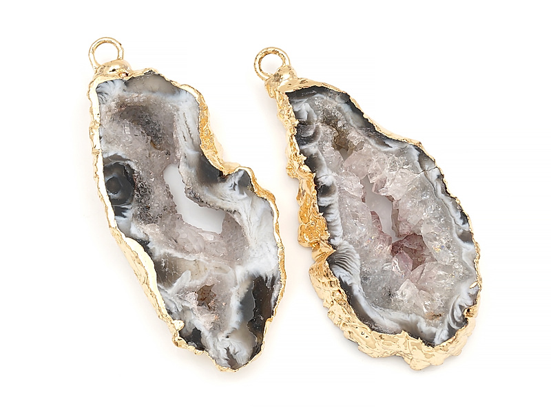 Пара подвесок срезов жеод морозного агата в оправе цвета "золото". Месторождение - Бразилия. Подвес - 2 мм. Размеры и вес усреднены. Мелкие выемки.
| Интернет-магазин товаров для рукоделия