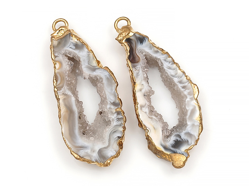 Пара подвесок срезов жеод морозного агата в оправе цвета "золото". Месторождение - Бразилия. Подвес - 2 мм. Размеры и вес усреднены. Мелкие выемки.
 | Интернет-магазин товаров для рукоделия
