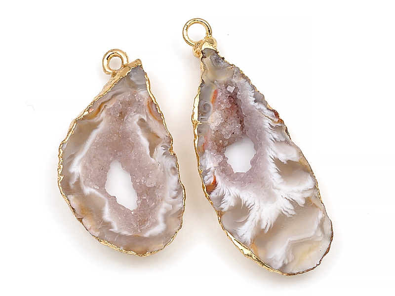 Пара подвесок срезов жеод морозного агата в оправе цвета "золото". Месторождение - Бразилия. Подвес - 2 мм. Размеры и вес усреднены. Мелкие выемки.
 | Интернет-магазин товаров для рукоделия