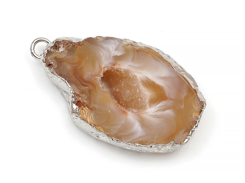 Подвеска среза жеоды морозного агата в оправе цвета "серебро". Месторождение - Бразилия. Подвес - 2 мм. Размеры и вес усреднены. Мелкие выемки.
 | Интернет-магазин товаров для рукоделия