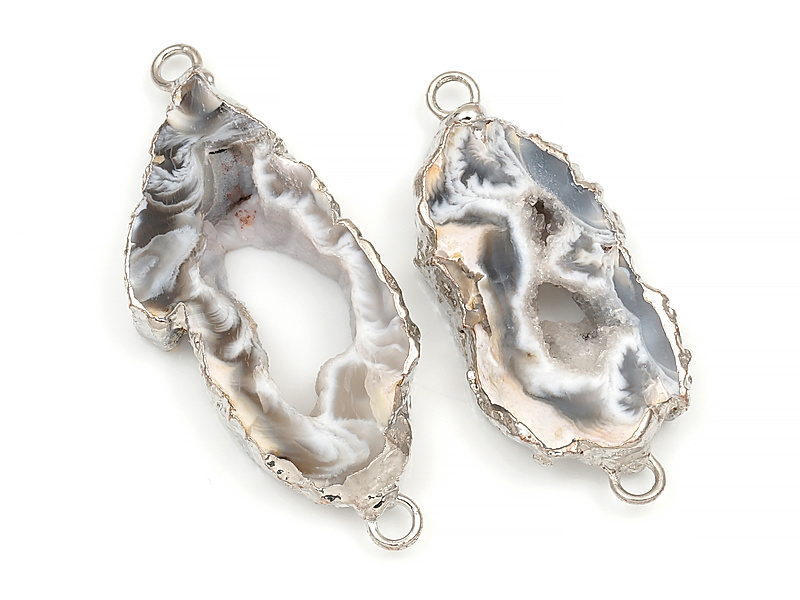 Пара коннекторов срезов жеод морозного агата в оправе цвета "серебро". Месторождение - Бразилия. Подвес - 2 мм. Размеры и вес усреднены. Мелкие выемки.
 | Интернет-магазин товаров для рукоделия