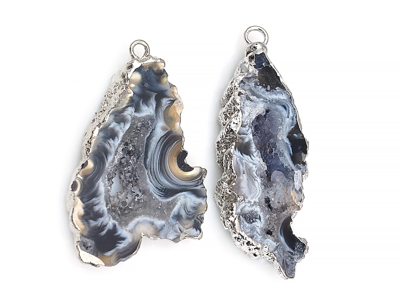 Пара подвесок срезов жеод морозного агата в оправе цвета "серебро". Месторождение - Бразилия. Подвес - 2 мм. Размеры и вес усреднены. Мелкие выемки. | Интернет-магазин товаров для рукоделия