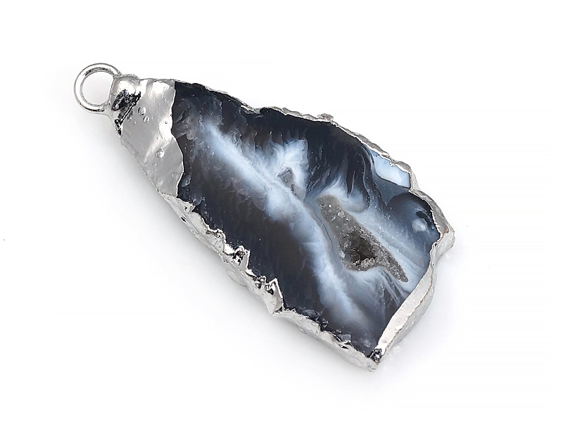 Подвеска из среза жеоды морозного агата в оправе цвета "серебро". Месторождение - Бразилия. Подвес - 2 мм. Размеры и вес усреднены. Мелкие выемки.
| Интернет-магазин товаров для рукоделия