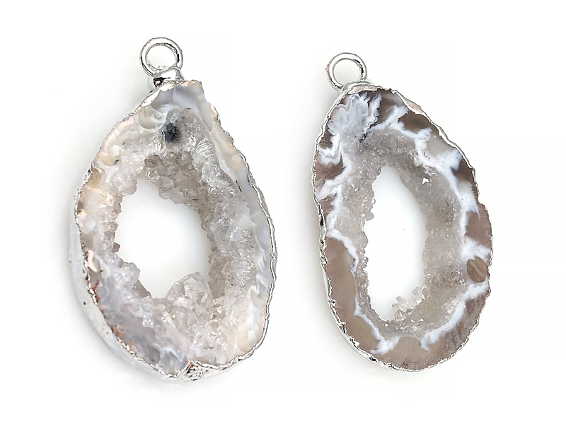 Пара подвесок срезов жеод морозного агата в оправе цвета "серебро". Месторождение - Бразилия. Подвес - 2 мм. Размеры и вес усреднены. Мелкие выемки. | Интернет-магазин товаров для рукоделия
