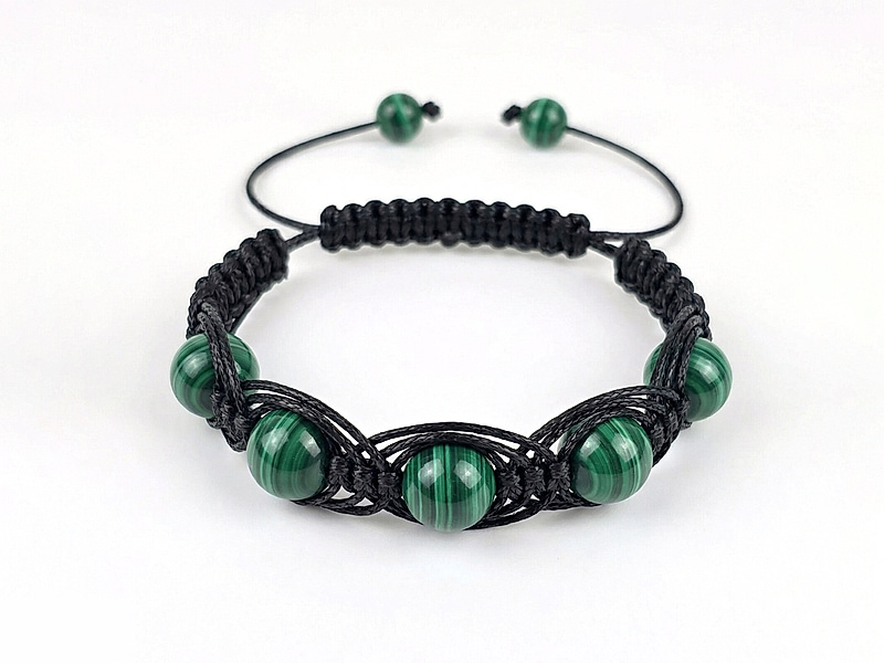Набор материалов "Плетеный ажурный браслет шамбала с малахитом"