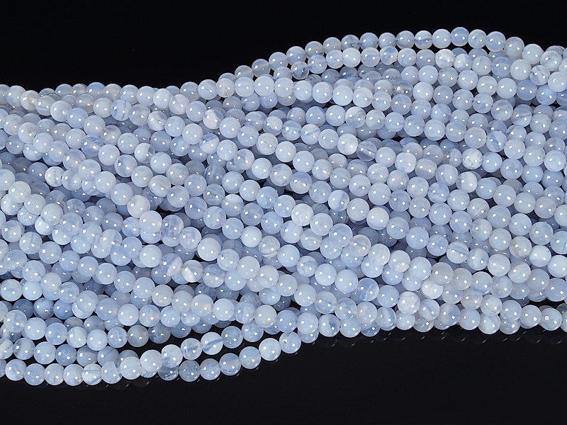 Бусины голубого агата