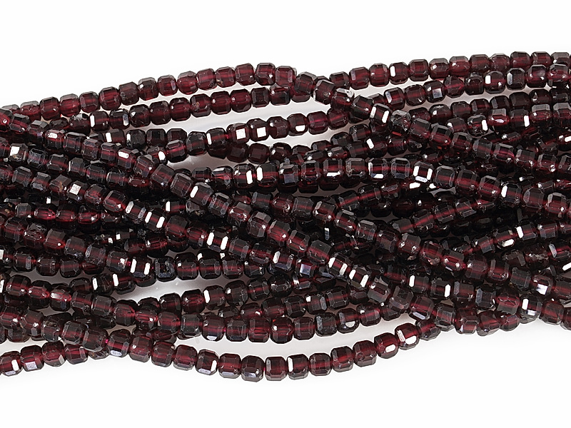 Граненые бусины кубики граната альмандина