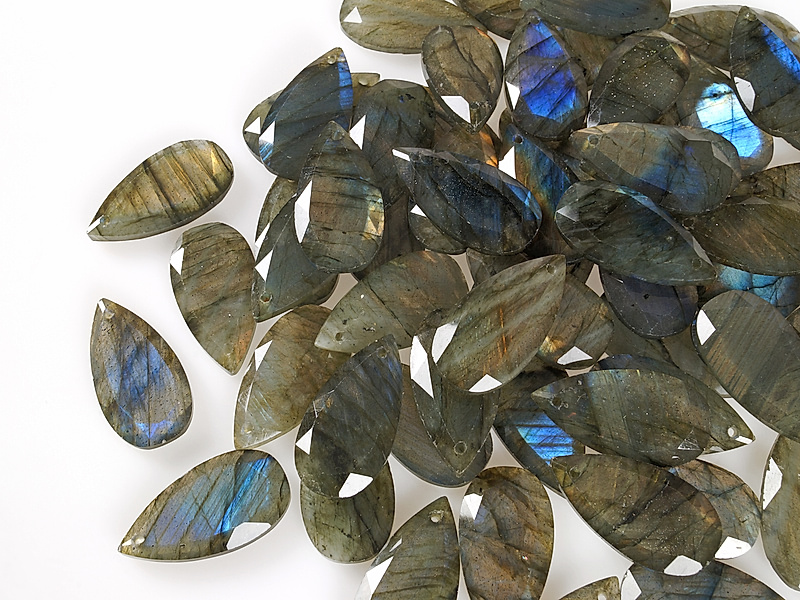 Граненые подвески капли лабрадора