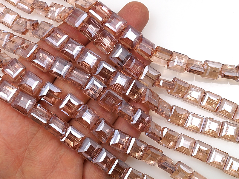 Граненые стеклянные бусины квадрат "Морганит"