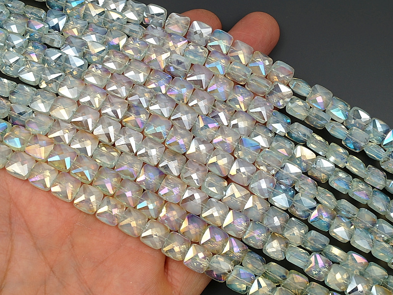 Граненые стеклянные бусины квадрат "Пренит"