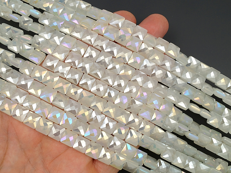 Граненые стеклянные бусины квадрат "Серо-жемчужный лунный камень" 8x8x5мм