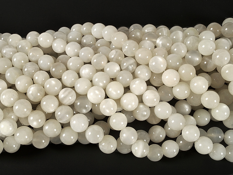 Бусины серо-жемчужного лунного камня (ортоклаз адуляр с серебристым свечением). Месторождение - Индия. Диаметр отверстия 1.1 мм. Размеры, вес, длина и количество бусин на нити указаны примерно. Точнее замеряем по требованию.
 | Интернет-магазин товаров для рукоделия