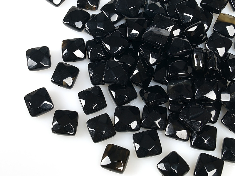 Граненые бусины квадраты черного агата